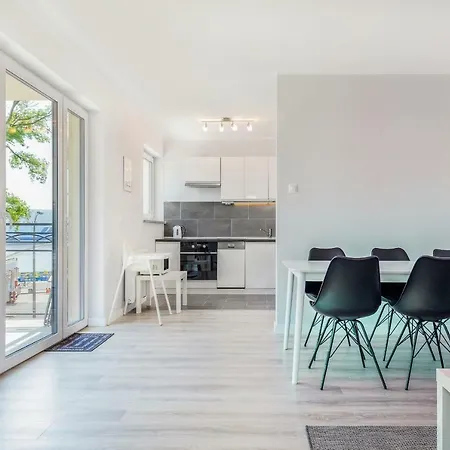 Nowa Flotylla By Renters * Swinemünde
