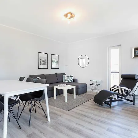 Nowa Flotylla By Renters アパート